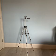 Camera tripod
