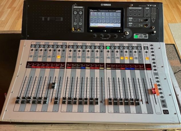 Yamaha TF3 Digital Desk