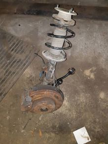 Bmw X3 E83 Front Driver Right Side Suspension Leg Whith Hub & Caliper