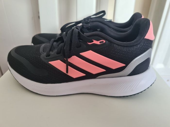 girl's shoes brand new