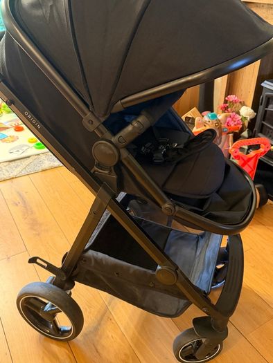 Babylo 2-in-1 Travel System with Car Seat Black