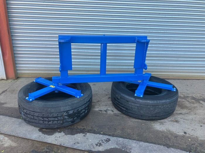 Silage wheel pushers