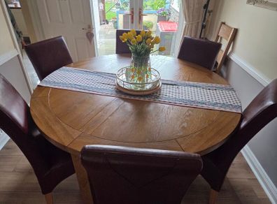 Oak Circle Table