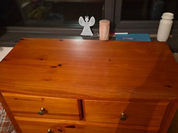 chest of drawers