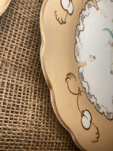 Set of  6 Pretty side plates