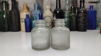 420 - Set of 2 Vintage Swan Ink Well Collectible Decorative Jars