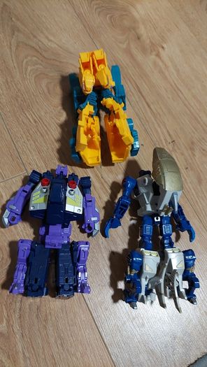Transformers / toys / combiners