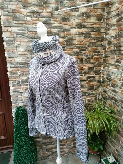 Ladies Bench full zip fleece  Size Small
