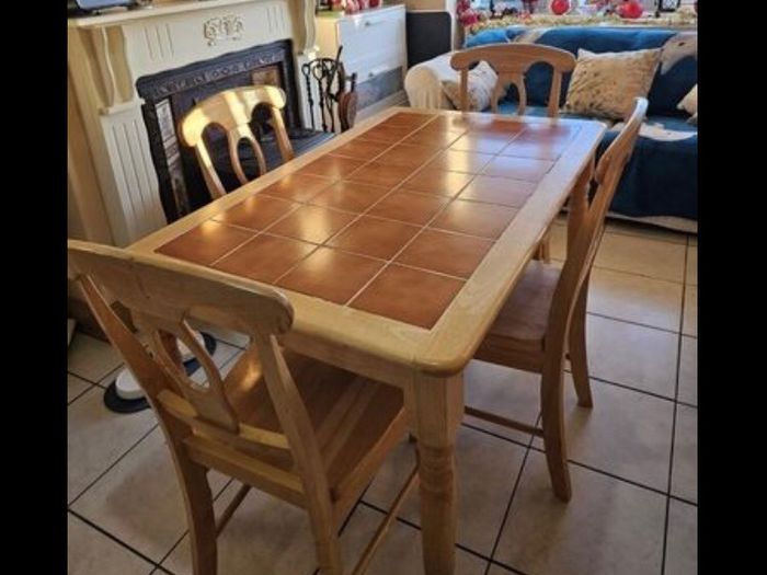 Vintage style dining table - no chairs