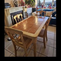 Vintage style dining table - no chairs