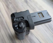Neewer Battery Grip for Sony A9 A7III