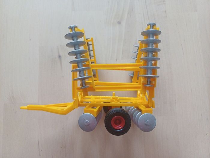 Britains Disc Harrow Vintage Farm Model Boxed MINT