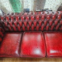 Chesterfield seater and 2 chairs
