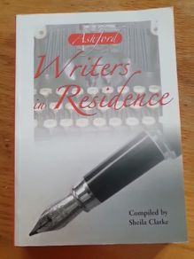 Ashford Writers In Residence In Very Good Condition From Pet Smoke Free Home Lots Of Books Listed For 1 2 3 Euro