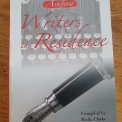 Ashford Writers In Residence In Very Good Condition From Pet Smoke Free Home Lots Of Books Listed For 1 2 3 Euro