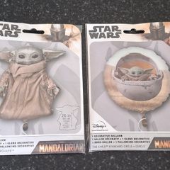 Baby Yoda foil balloons x2