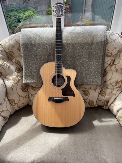 Taylor 214CE