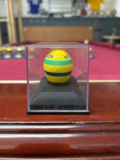 Ayrton Senna Helmet 1985 1:8 Minichamps