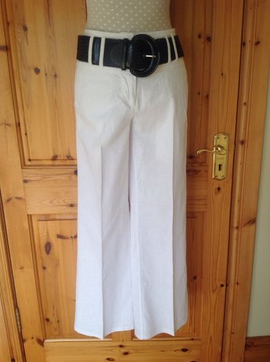 Size 8 White Linen Trousers with belt
