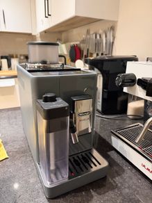 DeLonghi Rivelia EXAM440 Bean to Cup Coffee Machine Excellent Condition