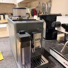 DeLonghi Rivelia EXAM440 Bean to Cup Coffee Machine Excellent Condition