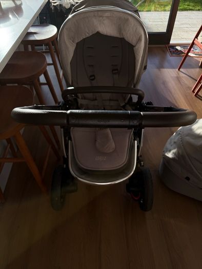 Ocarro Mamas & Papas Grey Carrycot and Pushchair
