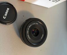 Canon Ef 40mm F/2.8 Stm
