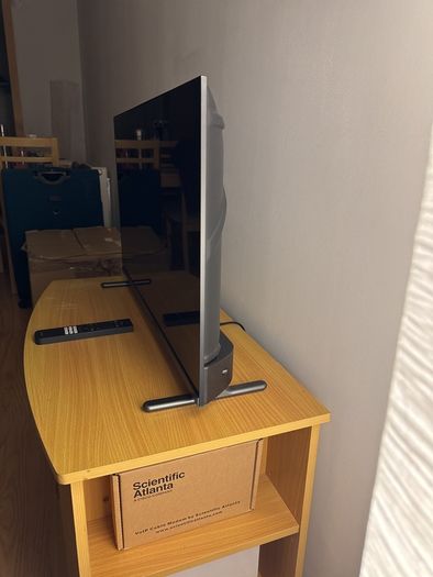Philips 32" Smart TV (only 5 months old)