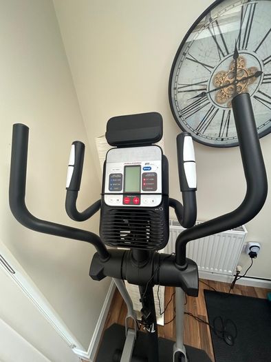 ProForm 450 LE Elliptical Cross Trainer