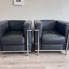 LC2 Club Chair by Le Corbusier (Alivar) Black Leather Armchairs