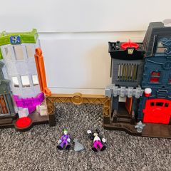 Imaginext penguin and joker set