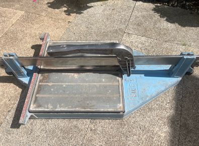 Sigma tile cutter