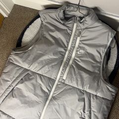 Nike Sportswear Therma-FIT Legacy Body Warmer