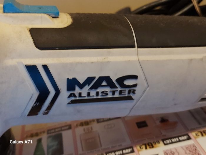 Mac Allister 750W 240V 115mm Corded Angle grinder - MSAG750 in excellent condition