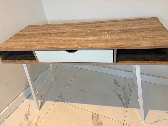 Desk / Table