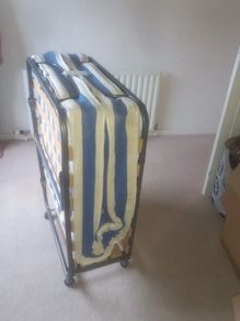 Fold away single bed