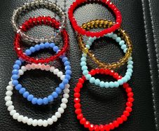 bracellets, no price below, only 8 e for 8 bracelets
