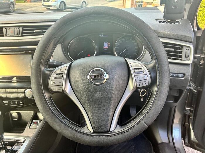 Nissan Qashqai 2017-Automatic-1.2