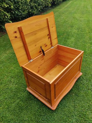Pine Blanket Box