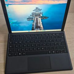 Microsoft Surface Pro 2in1,i5 7th gen,8gb,256 ssd, 12.3" IPS FHD Screen,Windows 11