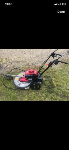 HONDA Lawnmower/weed cutter - UM616