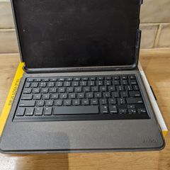 Zagg rugged messenger