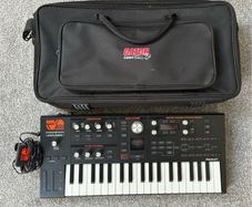 Hydrasynth Explorer with soft case