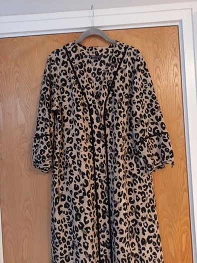 M&S Dress.   S.14. New- No Tag.