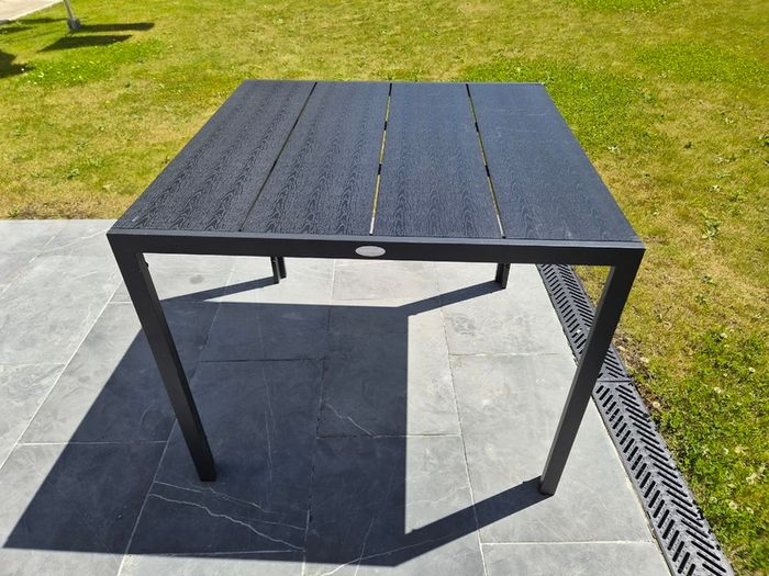 MADERUP Garden Table (Black)