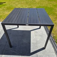 MADERUP Garden Table (Black)