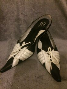Retro Stylish Sling Back Low 1.5" Heel Shoe by Bata/Size: 4 UK  .  37 EU