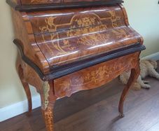 French Style Antique Writing Desk (Reproduction)
