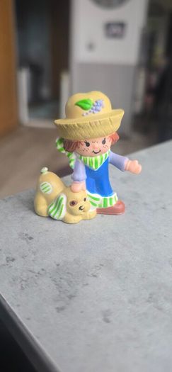 HTF Vintage 1981 AGC Kenner Huckleberry Pie with Pupcake Strawberry Shortcake Mini PVC Doll  Figurine 2" same era as MLP G1 My Little Pony