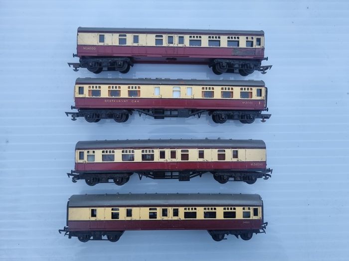00 gauge coaches